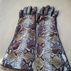 Neiman Marcus Brown and Tan Snake Print Gloves